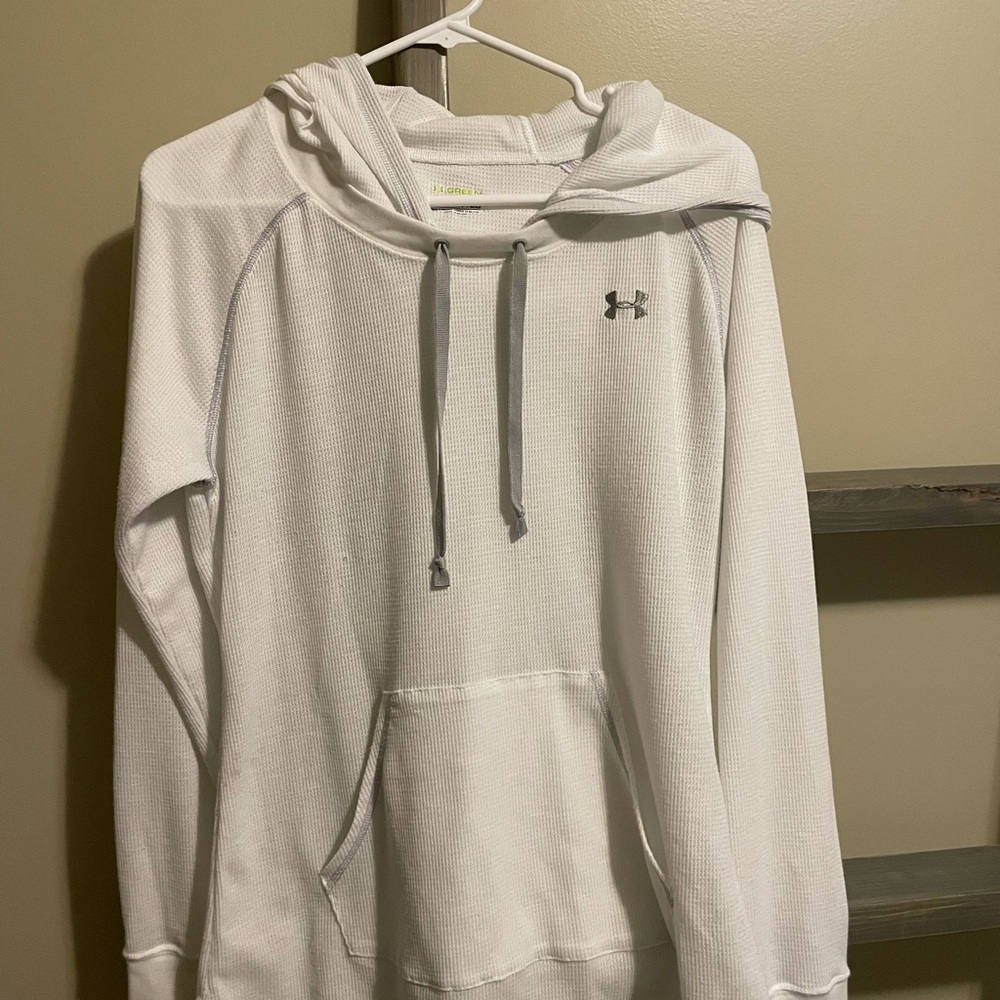Under Armour white size large light weight hoodie. Great condition.